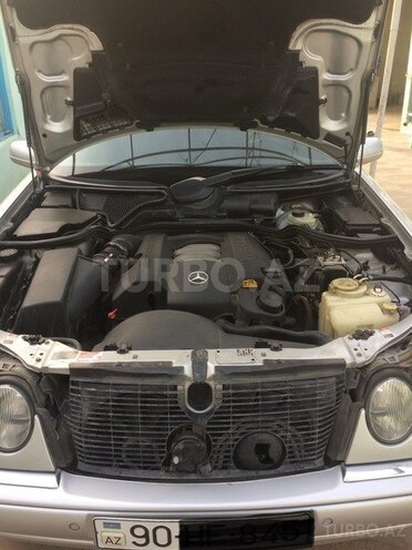 Mercedes E 320 1998, 250,000 km - 3.2 l - Bakı