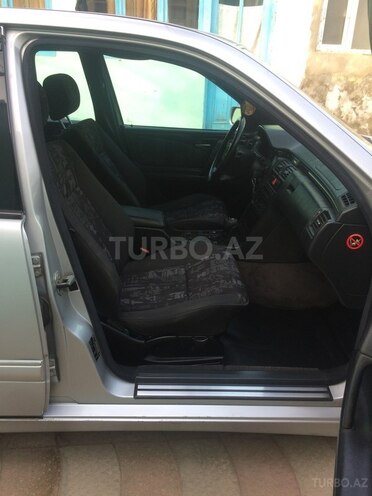 Mercedes E 320 1998, 250,000 km - 3.2 l - Bakı