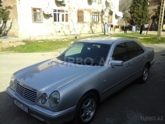 Mercedes E 240 1998, 213,000 km - 2.4 л - Sumqayıt