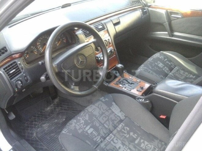 Mercedes E 240 1998, 213,000 km - 2.4 л - Sumqayıt