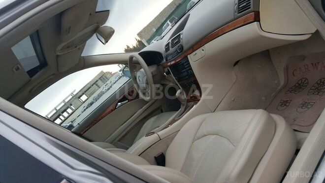 Mercedes E 320 2003, 236,000 km - 3.2 l - Sumqayıt