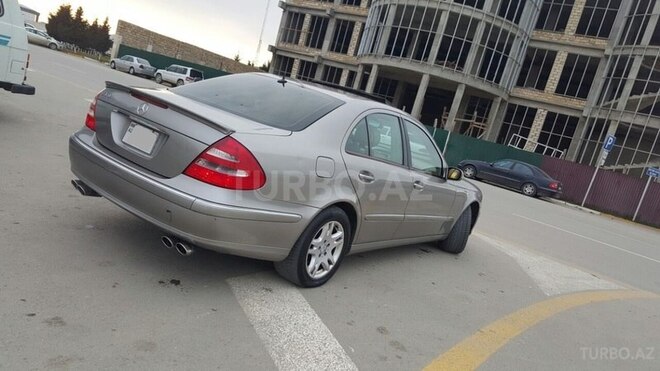 Mercedes E 320 2003, 236,000 km - 3.2 l - Sumqayıt