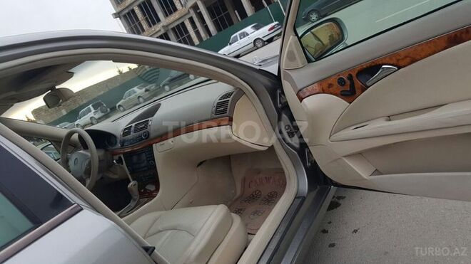 Mercedes E 320 2003, 236,000 km - 3.2 l - Sumqayıt