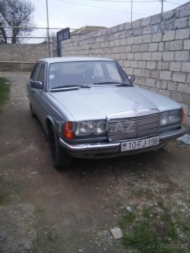 Mercedes  1983, 290,000 km - 2.3 l - Bakı