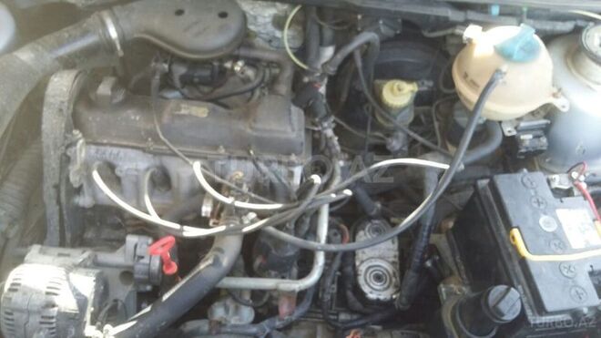 Volkswagen Golf 1996, 185,000 km - 1.8 л - Gəncə