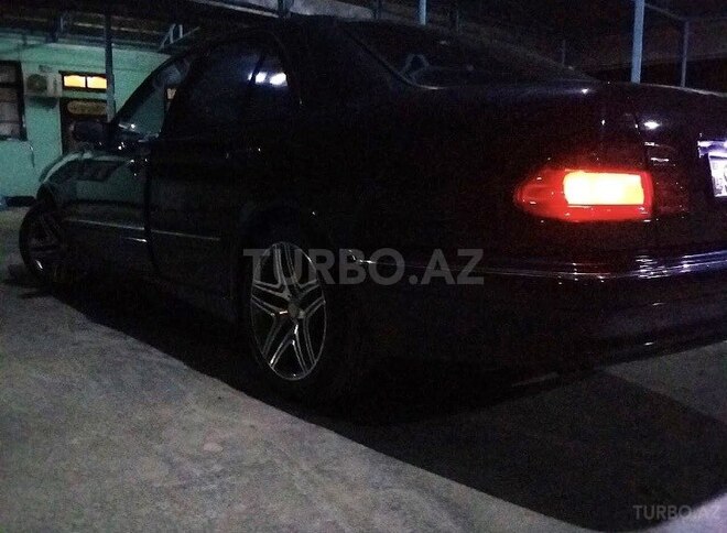 Mercedes E 240 2001, 255,329 km - 2.6 l - Bakı