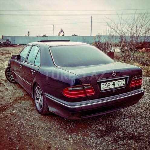 Mercedes E 240 2001, 255,329 km - 2.6 l - Bakı