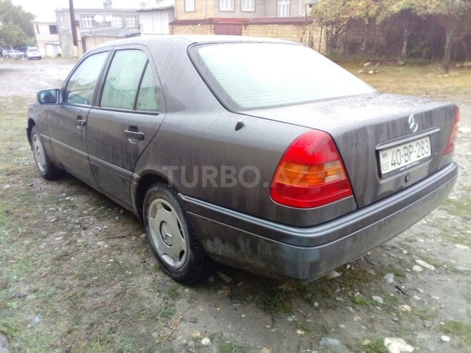 Mercedes C 180 1994, 250,000 km - 0.1 l - Quba