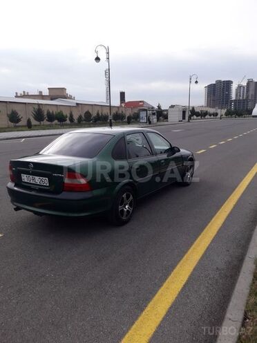 Opel Vectra 1996, 300,000 km - 1.6 l - Bakı