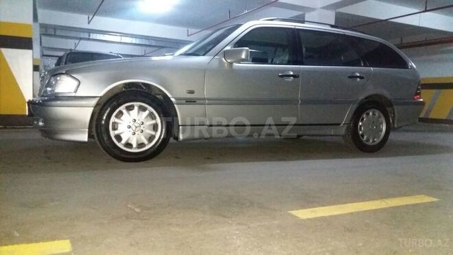 Mercedes C 220 1999, 230,000 km - 2.2 l - Bakı