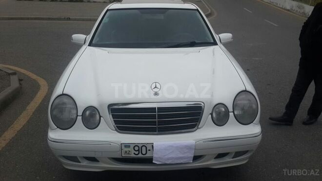Mercedes E 220 2000, 239,000 km - 2.2 л - Bakı