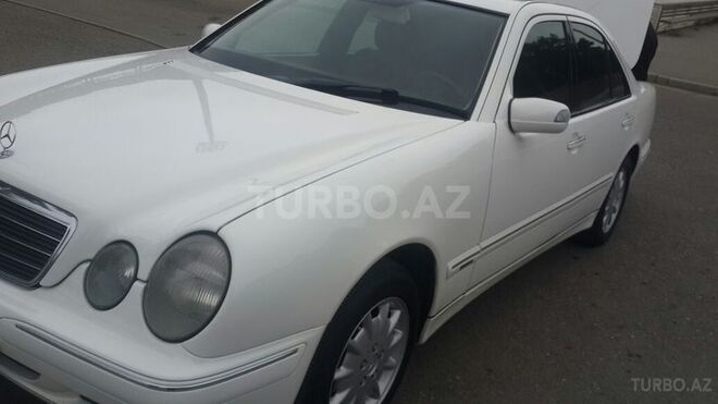 Mercedes E 220 2000, 239,000 km - 2.2 л - Bakı