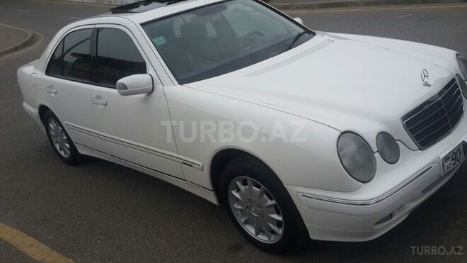 Mercedes E 220 2000, 239,000 km - 2.2 л - Bakı