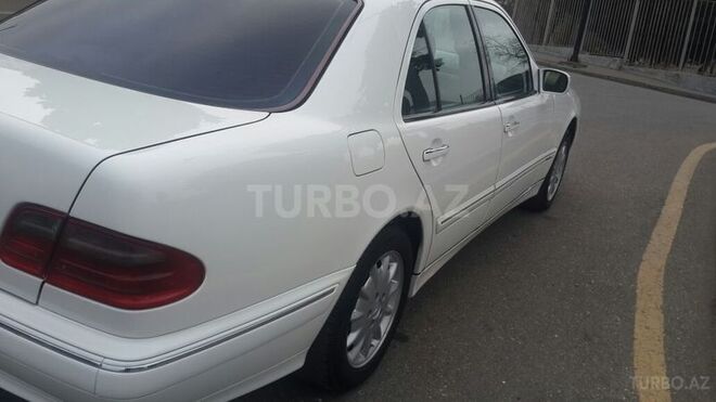 Mercedes E 220 2000, 239,000 km - 2.2 л - Bakı
