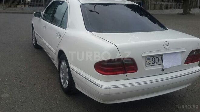 Mercedes E 220 2000, 239,000 km - 2.2 л - Bakı