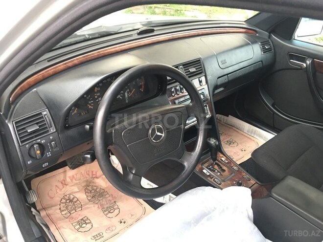 Mercedes C 220 1999, 220,000 km - 2.2 l - Bakı