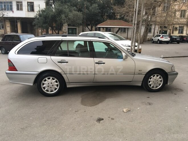 Mercedes C 220 1999, 220,000 km - 2.2 l - Bakı