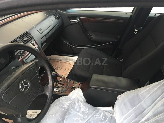 Mercedes C 220 1999, 220,000 km - 2.2 l - Bakı