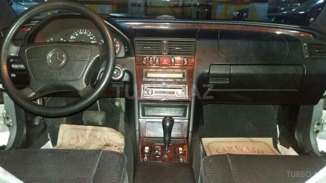 Mercedes C 220 1999, 220,000 km - 2.2 l - Bakı