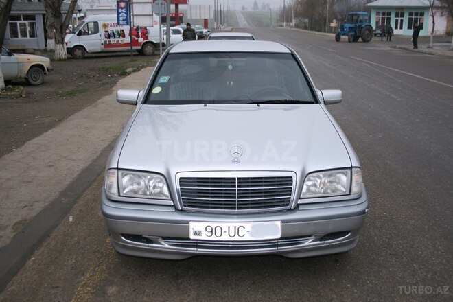Mercedes C 200 2000, 147,000 km - 2.0 л - Göyçay