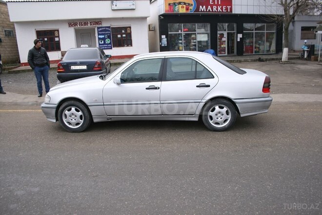 Mercedes C 200 2000, 147,000 km - 2.0 л - Göyçay
