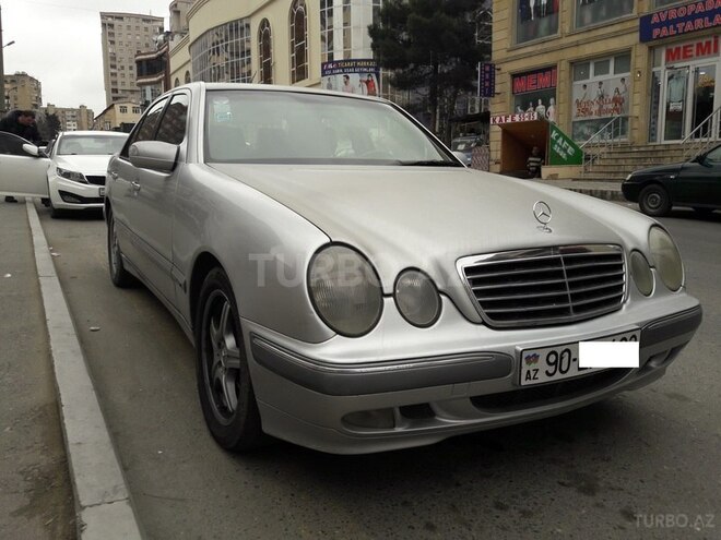 Mercedes E 220 2002, 330,000 km - 2.2 l - Bakı