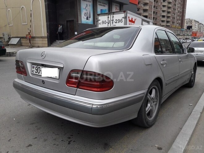 Mercedes E 220 2002, 330,000 km - 2.2 l - Bakı