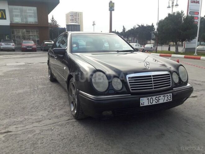 Mercedes E 240 1997, 328,000 km - 2.4 л - Bakı
