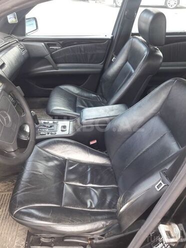 Mercedes E 240 1997, 328,000 km - 2.4 л - Bakı