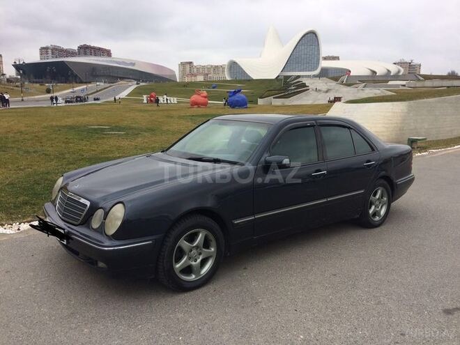Mercedes E 220 2001, 351,896 km - 2.2 l - Bakı
