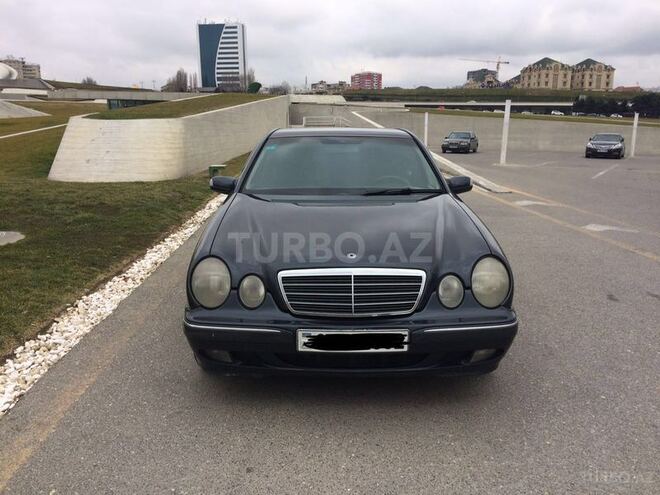 Mercedes E 220 2001, 351,896 km - 2.2 l - Bakı