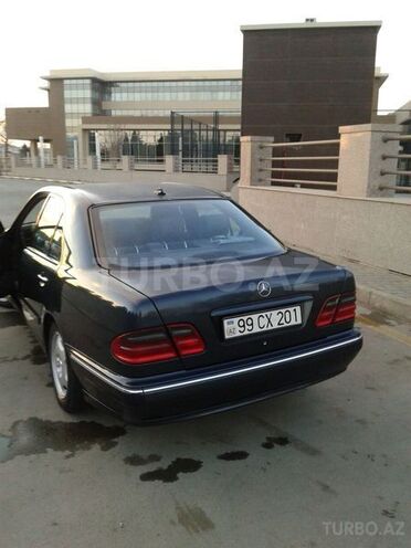 Mercedes E 220 2000, 270,000 km - 2.2 l - Bakı