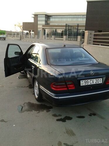 Mercedes E 220 2000, 270,000 km - 2.2 l - Bakı