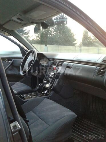 Mercedes E 220 2000, 270,000 km - 2.2 l - Bakı