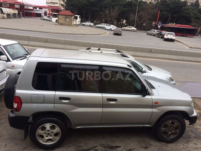 Mitsubishi Pajero io 1999, 280,000 km - 1.8 л - Bakı