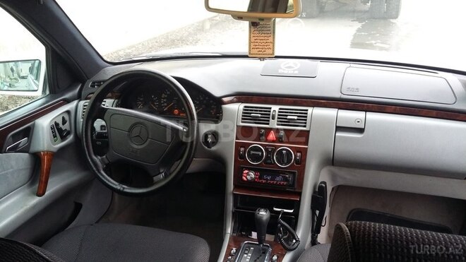 Mercedes E 230 1995, 291,667 km - 2.3 l - Bakı
