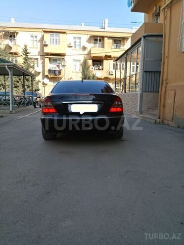 Mercedes E 270 2003, 293,000 km - 2.7 l - Bakı