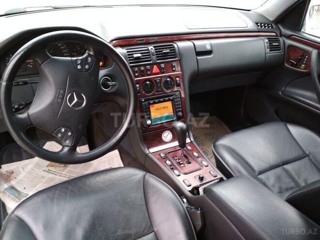Mercedes E 270 2000, 226,000 km - 2.7 l - Bakı