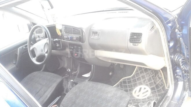 Volkswagen Golf 1993, 235,000 km - 1.6 l - Zaqatala