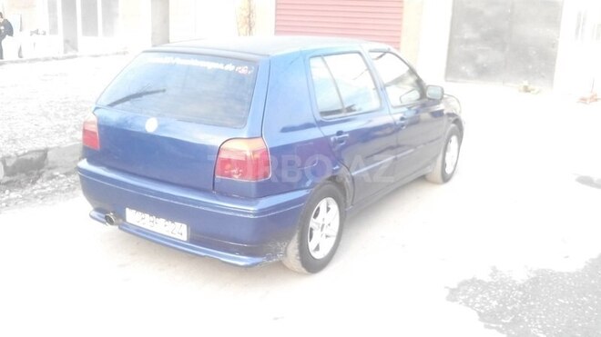 Volkswagen Golf 1993, 235,000 km - 1.6 l - Zaqatala