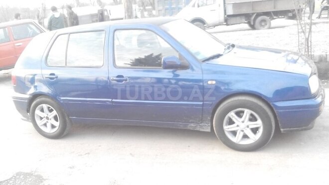 Volkswagen Golf 1993, 235,000 km - 1.6 l - Zaqatala