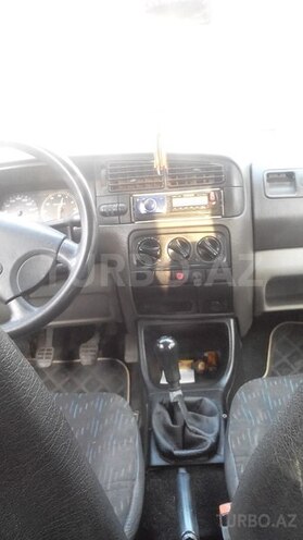 Volkswagen Golf 1993, 235,000 km - 1.6 l - Zaqatala
