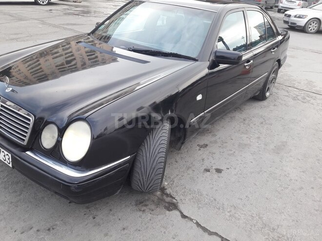 Mercedes E 240 1997, 328,000 km - 2.4 l - Bakı