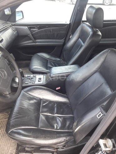 Mercedes E 240 1997, 328,000 km - 2.4 l - Bakı