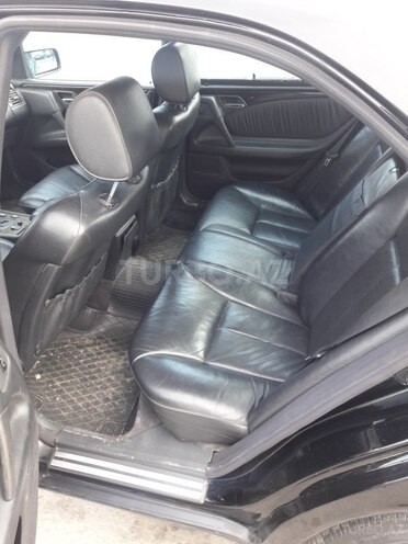 Mercedes E 240 1997, 328,000 km - 2.4 l - Bakı