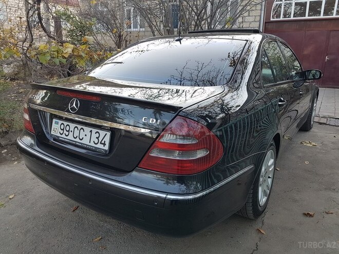 Mercedes E 220 2002, 370,000 km - 2.2 l - Qazax