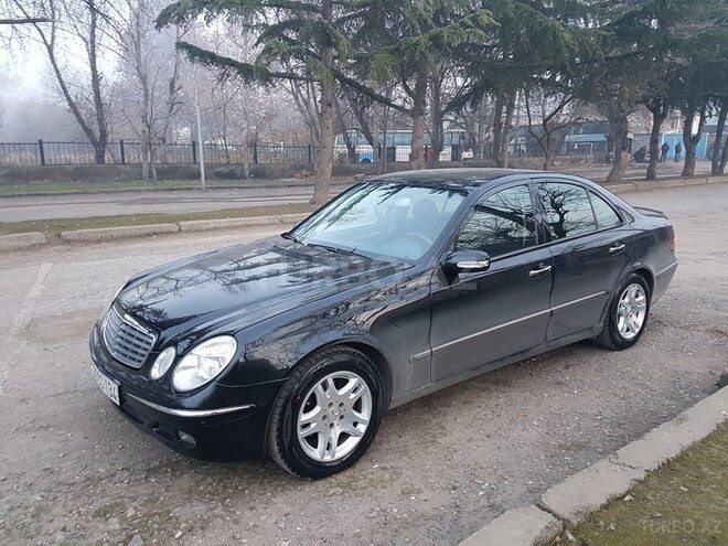 Mercedes E 220 2002, 370,000 km - 2.2 l - Qazax
