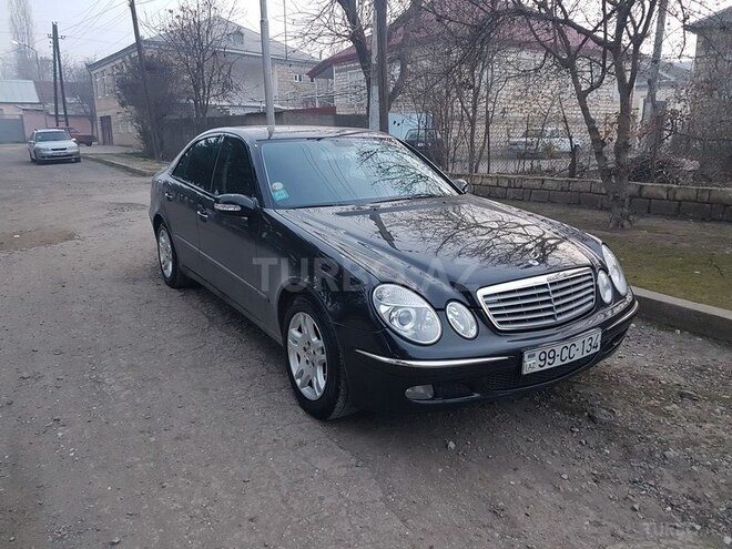Mercedes E 220 2002, 370,000 km - 2.2 l - Qazax