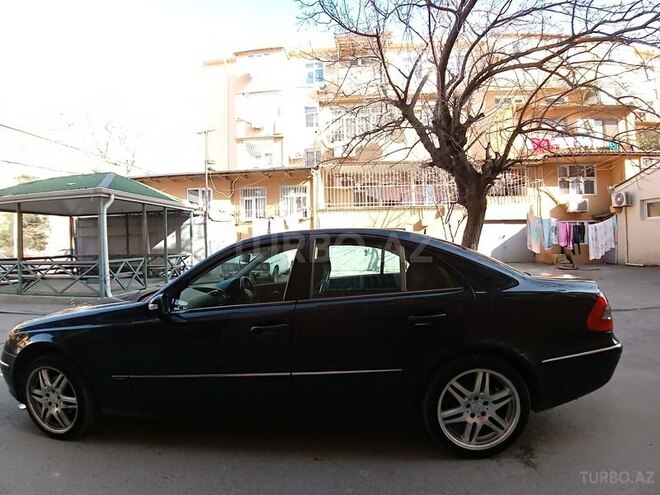 Mercedes E 270 2003, 293,000 km - 2.7 l - Bakı