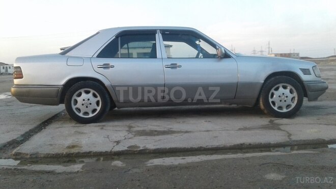 Mercedes E 250 1993, 390,000 km - 2.5 l - Bakı